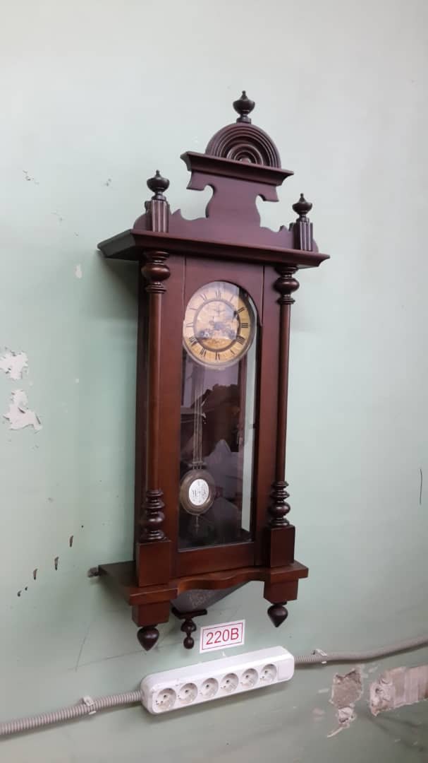 Реставрация корпуса настенных часов, кадр 4